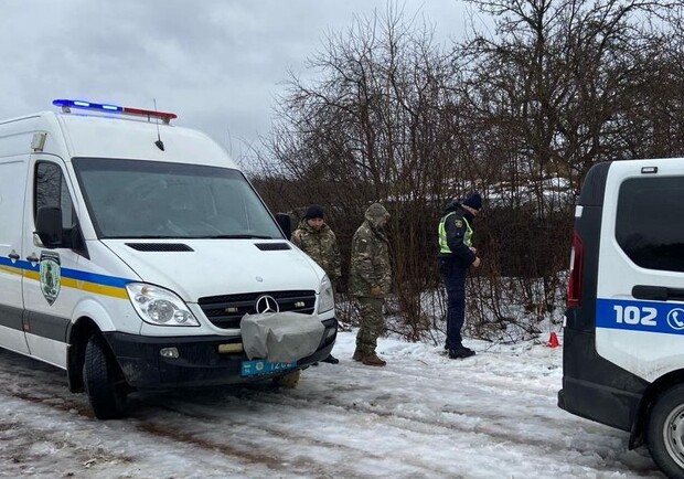 На кладовищі у Львівській області пролунав вибух, травмовано двох людей || Фото: lv.npu.gov.ua