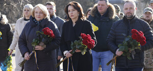 Киевские власти планируют потратить почти полмиллиона гривен на цветы и воду