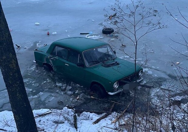 Пьяный водитель недалеко от Белой Церкви въехал прямо в озеро - Киев ecomamochka.ru