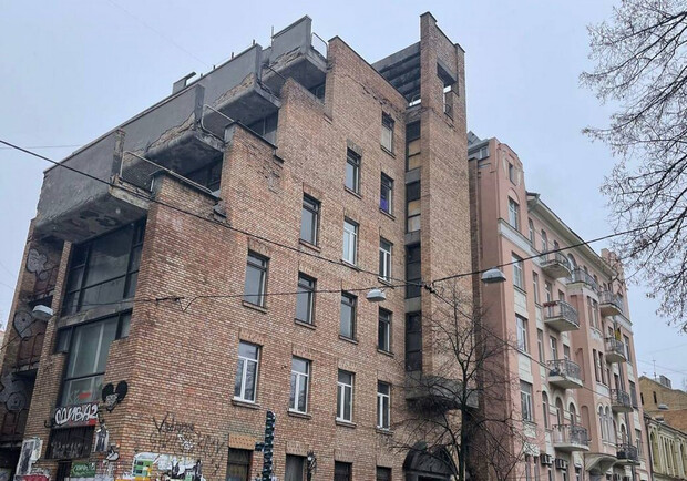 На улице Рейтарской отреставрируют необычное здание в стиле модернизм. || Фото: instagram.com/balbekus