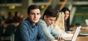 Мужчины-студенты могут уезжать за границу: что необходимо сделать