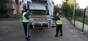 Харьковчане оценили уровень вывоза мусора в городе