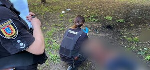 В Одессе в парке обнаружили тело мужчины рядом с обломками гранаты