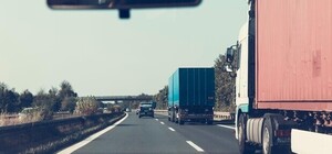 В Запорожской области ограничили движение грузовиков: подробности