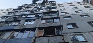 На Салтовке женщина выпала из окна многоэтажки