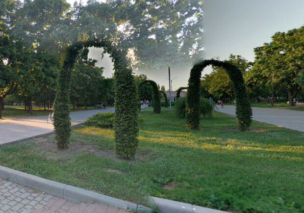 В Запорожье собираются переименовать парк Гагарина в Космосе. || Фото: google.com/maps