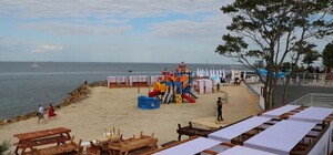 Рядом с инклюзивным пляжем в Одессе заметили стройку  (видео)