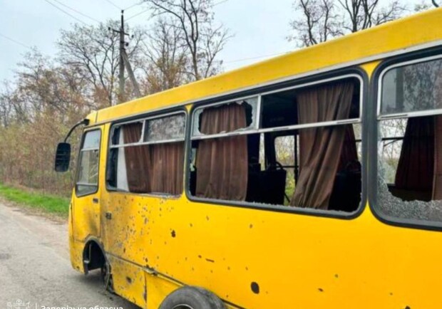 В Запорожской области дрон РФ попал в маршрутку с пассажирами. || Фото: t.me/ivan_fedorov_zp