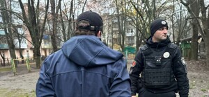 В Одессе возле жилого квартала спецназ КОРД задержал мужчину с боевой гранатой 