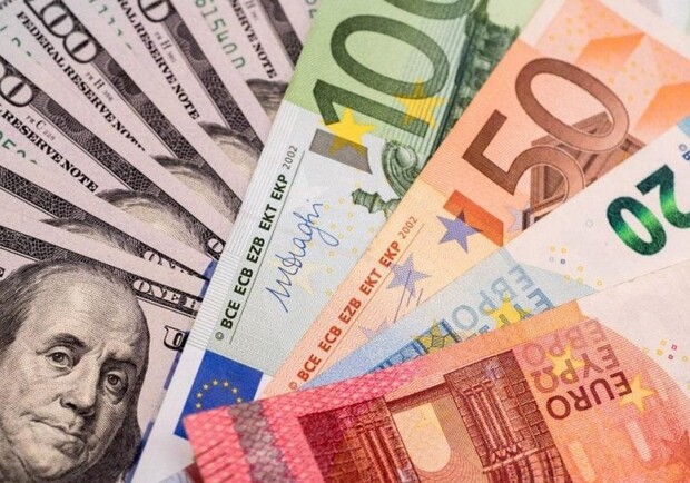 Курс валют в Украине 7 декабря 2024: сколько стоит доллар и евро. || Фото: gettyimages.com