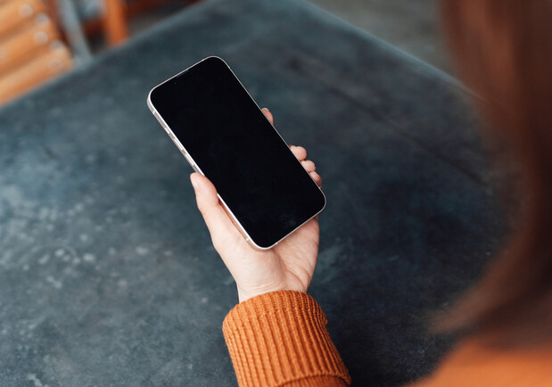 В Минэнерго прокомментировали скандал с покупкой iPhone для Запорожьяоблэнерго. || Фото: gettyimages.com/Oscar Wong