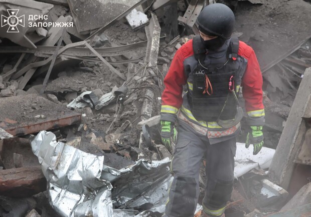 У Запоріжжі знайшли тіло чоловіка, якого шукали під завалами з 18 січня. || фото: t.me/gu_dsns_zp