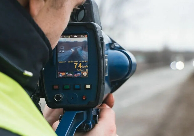 У Запоріжжі поліція контролює швидкість за допомогою TruCAM: на яких вулицях. || Фото: t.me/patrolpolicezp
