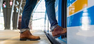 Поезда из Харькова в Ужгород временно изменят расписание и маршрут следования