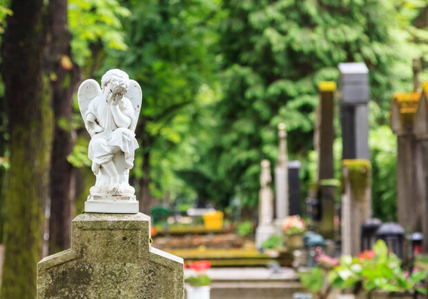 Уборка кладбищ перед Пасхой: когда и как это делать правильно. || Фото: pexels.com