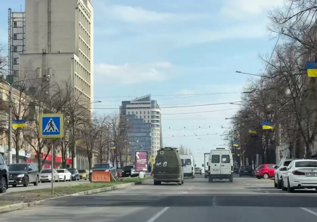 В Запорожье появился еще один повышенный пешеходный переход на центральном проспекте - фото: Vgorode
