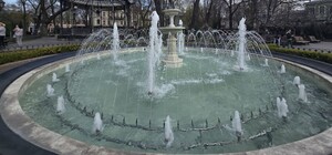 В Одессе запустили фонтан в Городском саду: фотоотчет