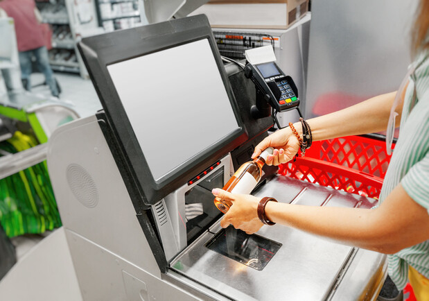 Получи ответ: в какие часы в Запорожье не продают алкоголь - || фото: gettyimages.com/frantic00