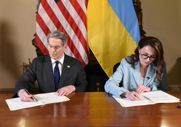 Україна та США підписали угоду про надра: що вона передбачає