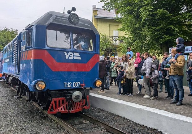 Львівська дитяча залізниця: розклад, особливості роботи і ціни 2025. || Фото: facebook.com/LvivRailway.