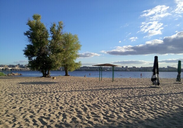 В Днепре и области обнаружили опасные для купания водоемы