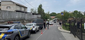 В Петропавловской Борщаговке автомобиль без водителя покатился и насмерть сбил ребенка
