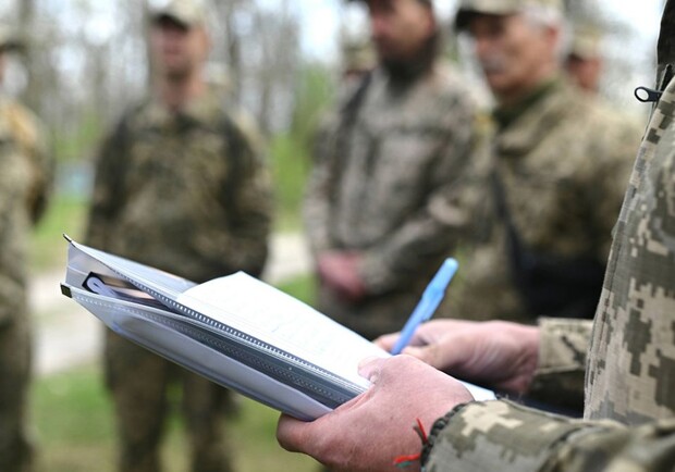 В Одесі під час мобілізаційного рейду на Водопровідній один чоловік напав на поліцейського, інший намагався втекти