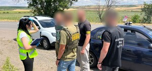 Хотел бежать за границу со знакомыми: в Одесской области молодой человек пытался подкупить пограничника