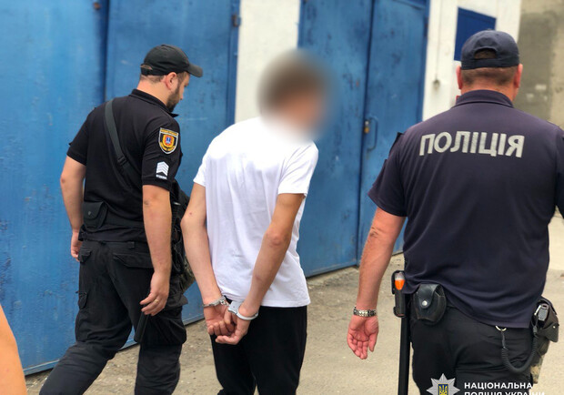 На Одещині чоловік до смерті побив співмешканку: його затримали протягом кількох годин