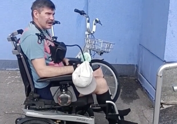 У Києві охорона не пустила в метро чоловіка з інвалідністю через тлумачення правил