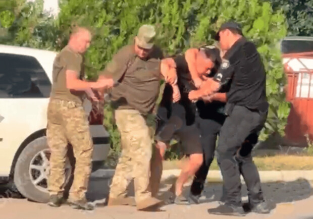 На Одещині працівники ТЦК затримали чоловіка: коментар військкомату