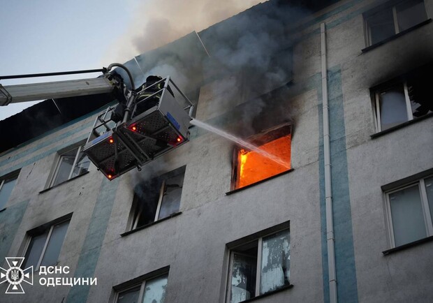 Уночі на Одещині безпілотники спричинили масштабні пожежі: найбільше постраждав радіоринок