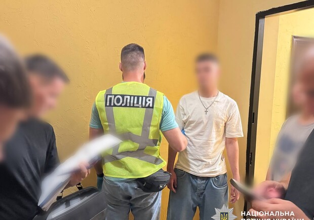 В Одесі поліція затримала 18-річного наркоторговця з партією психотропів на 20 мільйонів гривень