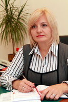 Лариса Мефедова сомневается, стоит ли достраивать старые очистные сооружения. Фото Vgorode.ua.