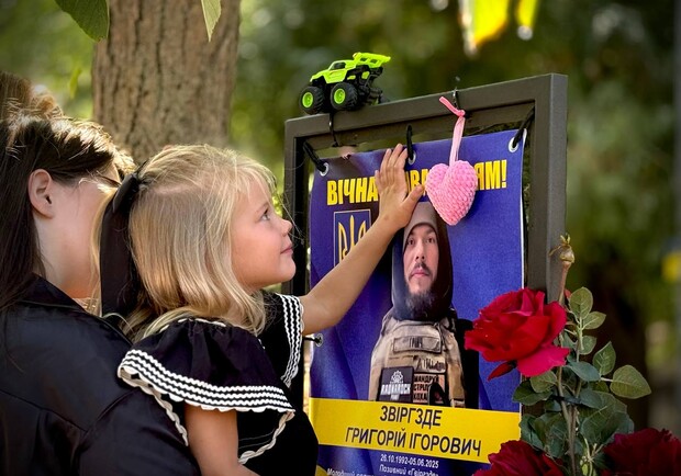 В Одесі на Алеї Героїв увіковічнили ще 82 імена захисників України