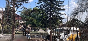 Россия сбросила авиабомбу во время выдачи пенсий в Донецкой области: более 20 погибших гражданских