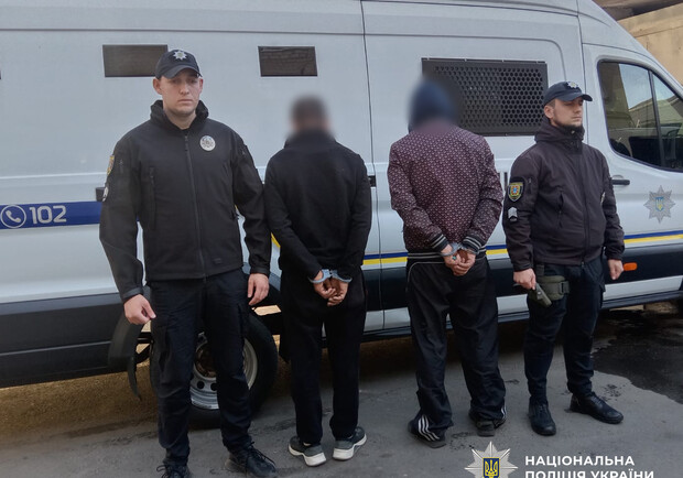 Поліція накрила наркосхему на Подільщині: двоє чоловіків збували психотропи