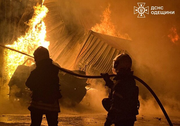 Вночі Одещину атакували дронами: п’ятеро постраждалих, пошкоджено порт та енергетичну інфраструктуру