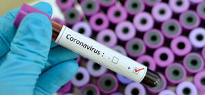 Викликає втрату голосу: лікарка попередила про новий штам коронавірусу