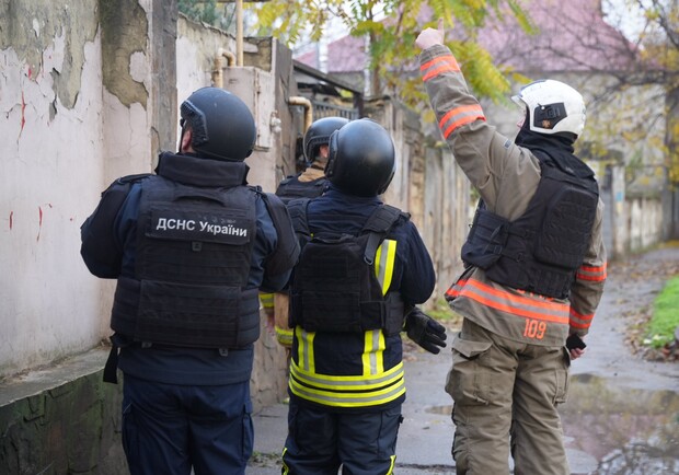 Унаслідок ранкової атаки на Одесу пошкоджено житловий будинок і сталася пожежа