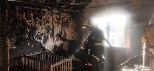 В Киеве спасатель тушил пожар в собственном доме, в который попал российский дрон