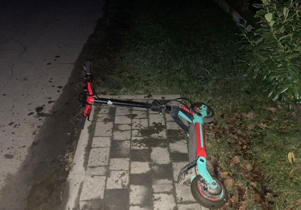 Біля Львова 14-річний водій самоката збив 77-річного чоловіка, також постраждала пасажирка