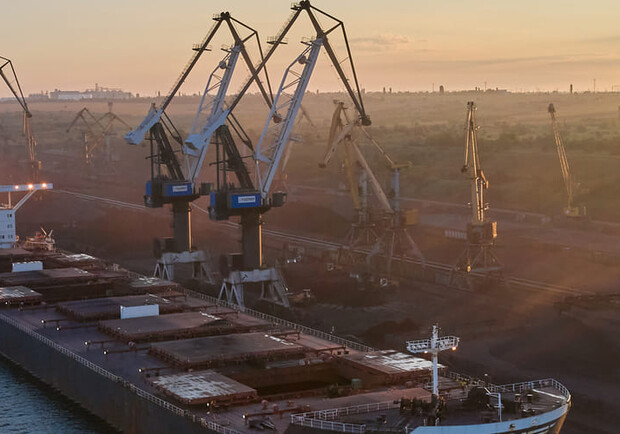 Росія вдарила по порту: пожежа та понад 120 тисяч людей без світла на Одещині