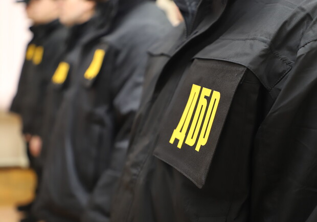 Схема за участю батька і сина: поліцейських та працівника ТЦК з Одещини судитимуть за хабарі