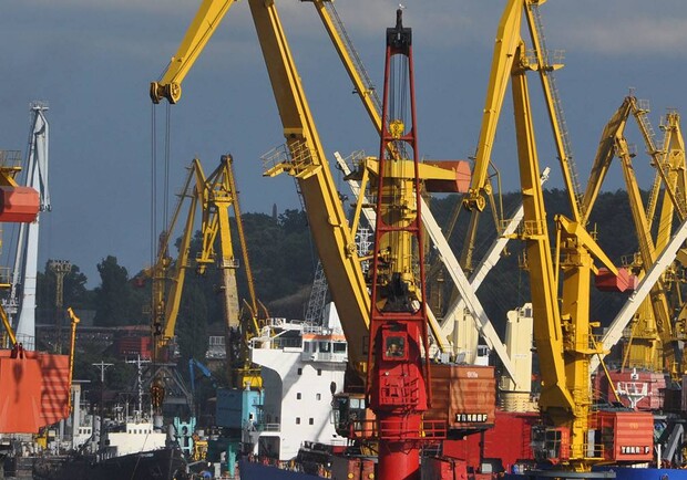 Контейнери без заторів: що змінюють нові митні правила в портах Одещини