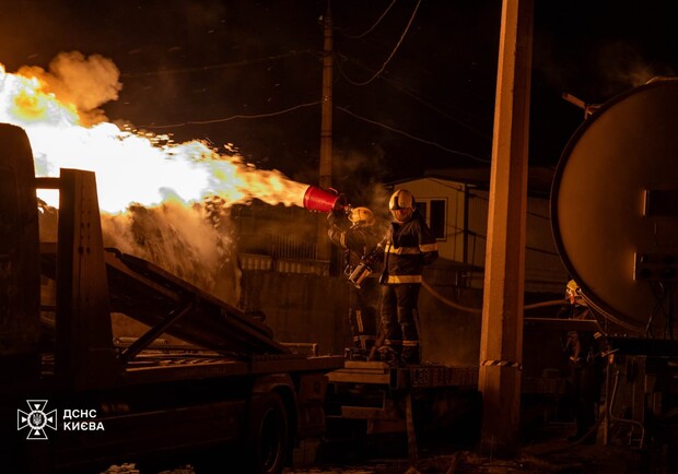 Нічна атака по Києву: є загиблий та постраждалі, майже 6000 будинків без опалення