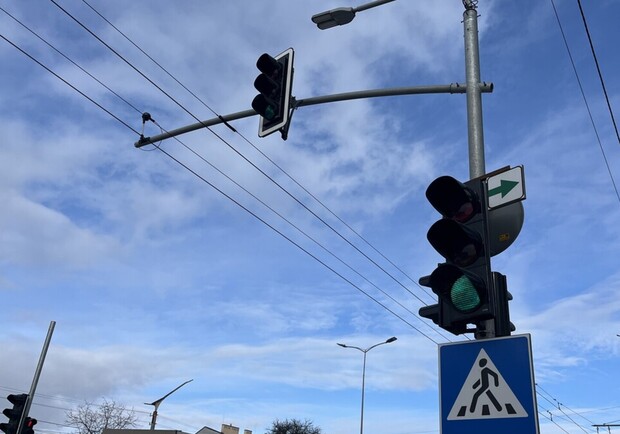 На Стрийській запрацювали нові світлофори: що слід знати водіям та пішоходам