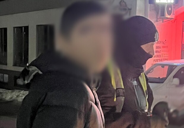 У Львові троє чоловіків побили пенсіонерку і позбавили найціннішого