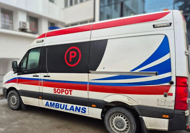 Біля Львова водій приватної «швидкої» під дією наркотиків збив дитину