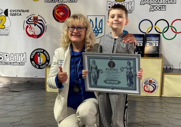 4-річний хлопчик з Одеси встановив рекорд України з присідань